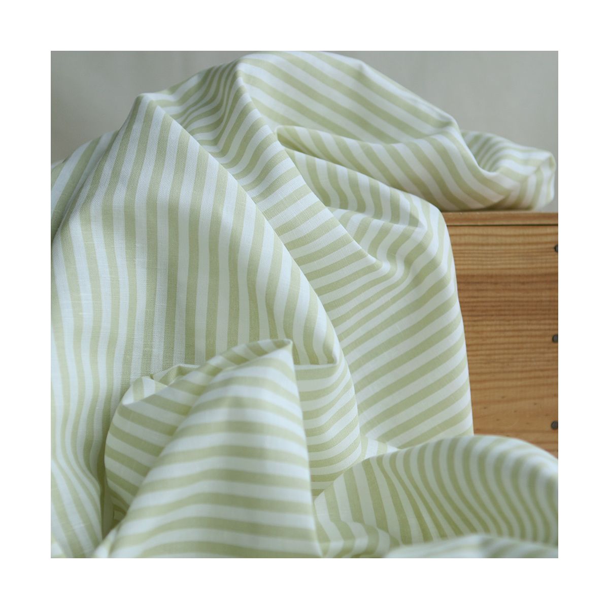 Lucas - Tissu lin coton rayures 6mm blanc lait et vert amande