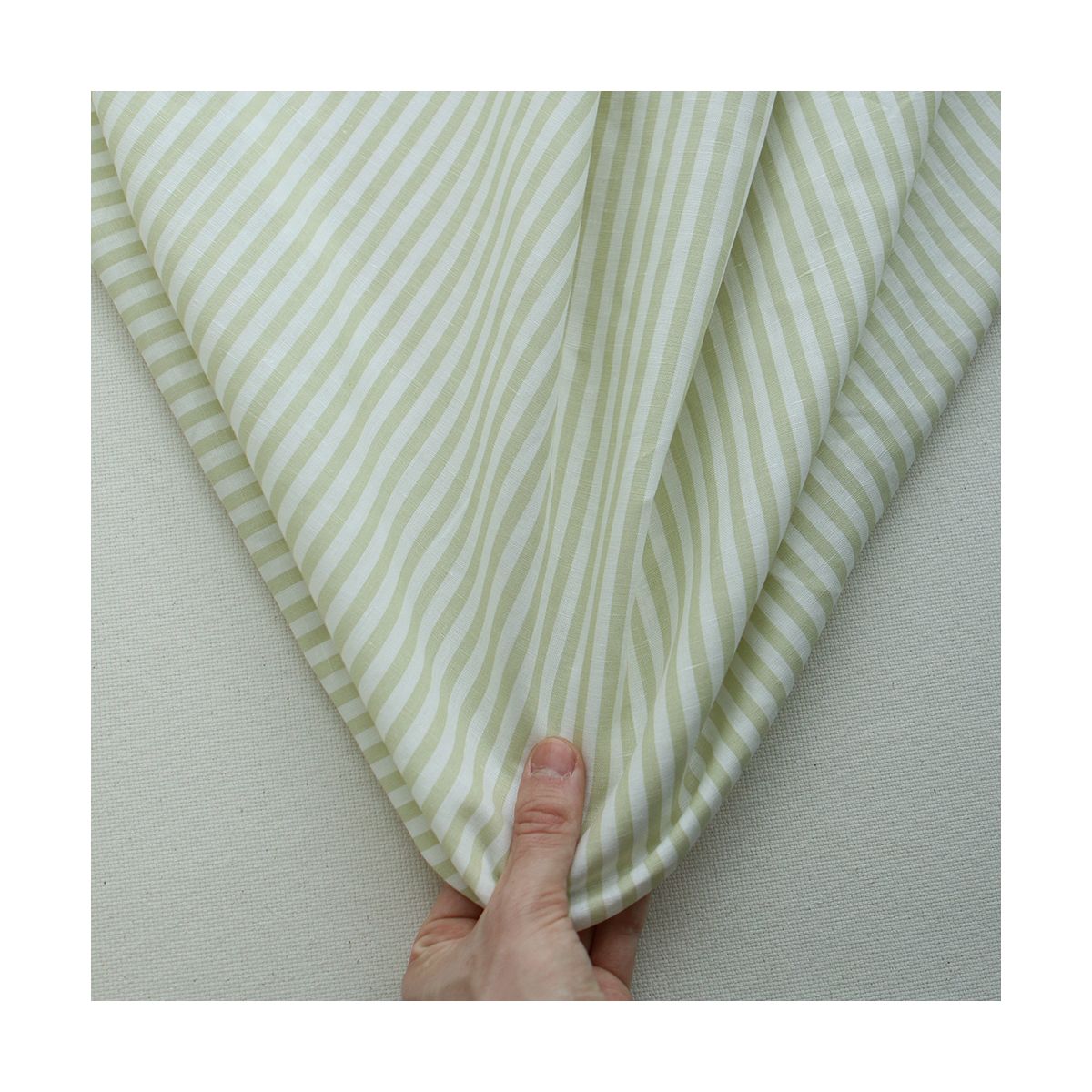 Lucas - Tissu lin coton rayures 6mm blanc lait et vert amande