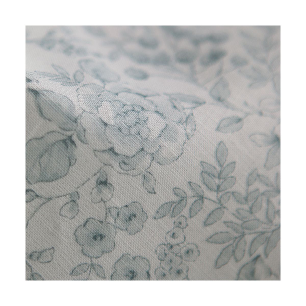 copie de Apolline - Tissu lin coton roses effet toile de Jouy blanc lait et vert amande