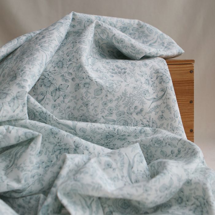 copie de Apolline - Tissu lin coton roses effet toile de Jouy blanc lait et vert amande