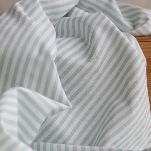 Lucas - Tissu lin coton rayures 6mm blanc lait et bleu brume