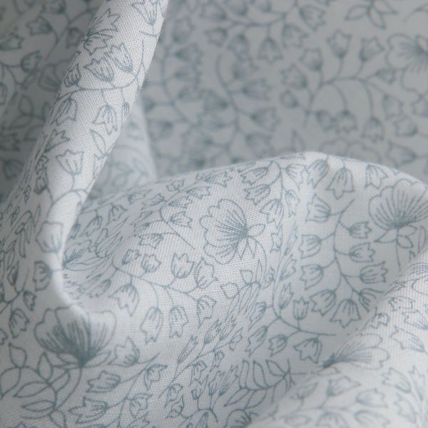 Batiste de coton BIO douce petit motif fleuri bleu grisé 2