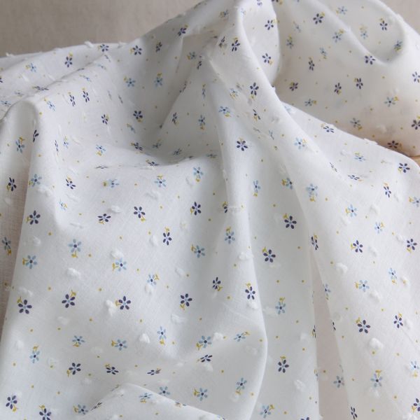 Plumetis de coton BIO petit motif fleuri bleu et pois