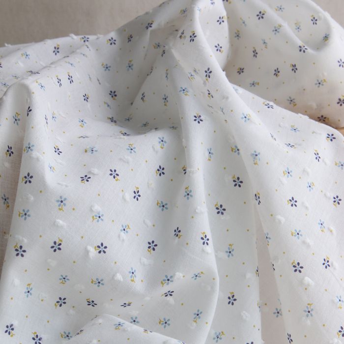 Plumetis de coton BIO petit motif fleuri bleu et pois