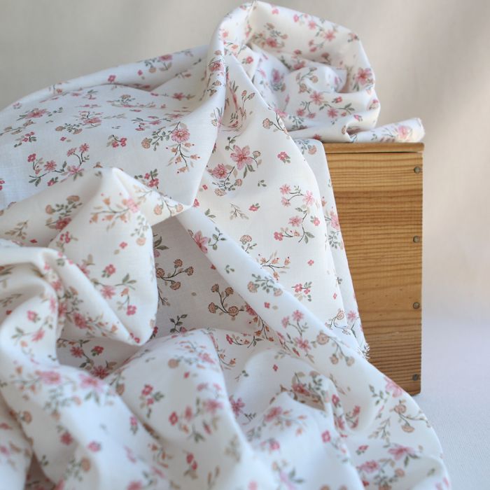 Carmel - Tissu lin coton fond ivoire motif fleuri rose et vert