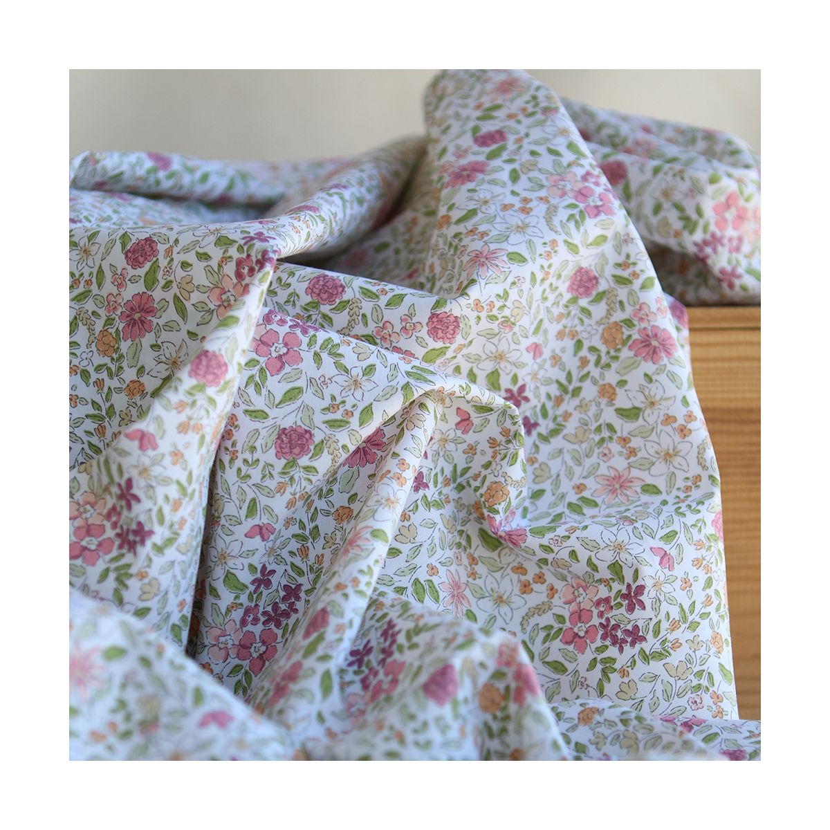 Amelie - Popeline de coton fleuri teintes roses