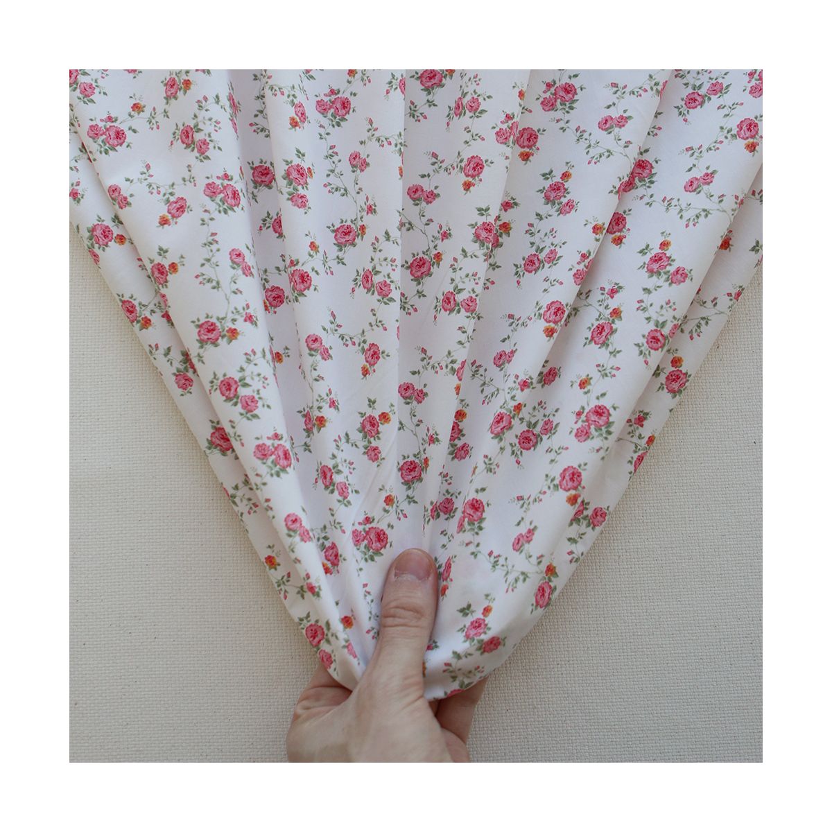 Celeste - Popeline de coton imprimé roses