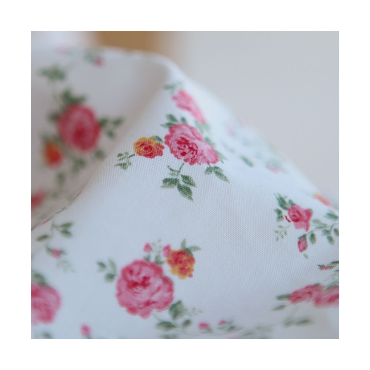Celeste - Popeline de coton imprimé roses