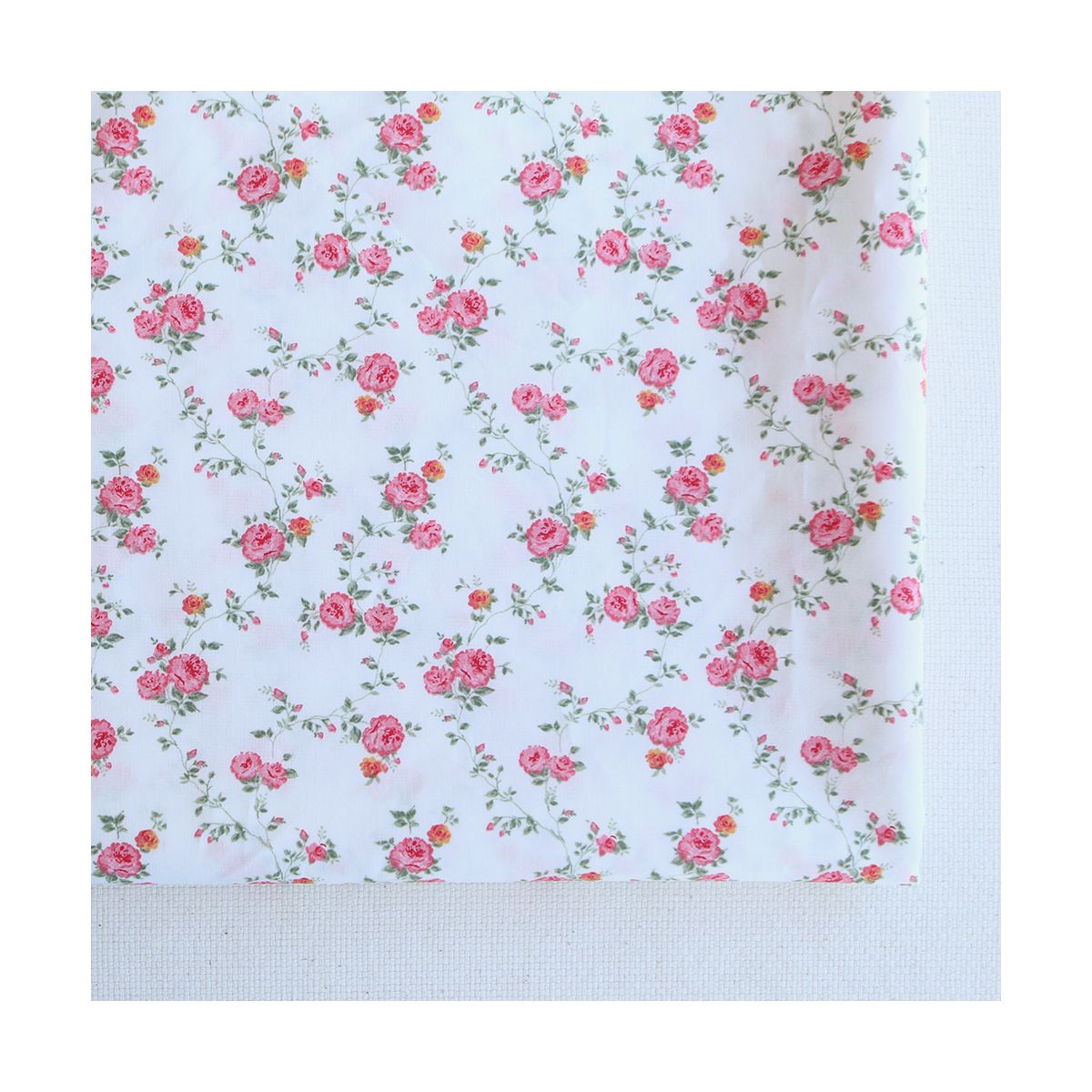 Celeste - Popeline de coton imprimé roses