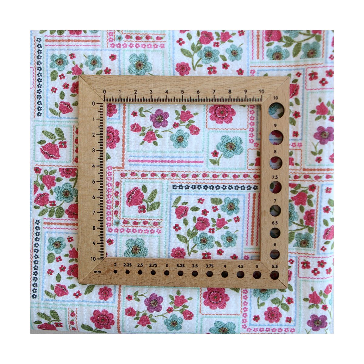 Elsie - Tissu coton piqué léger texturé fleuri effet patchwork