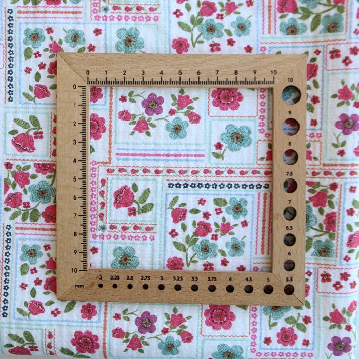 Elsie - Tissu coton piqué léger texturé fleuri effet patchwork