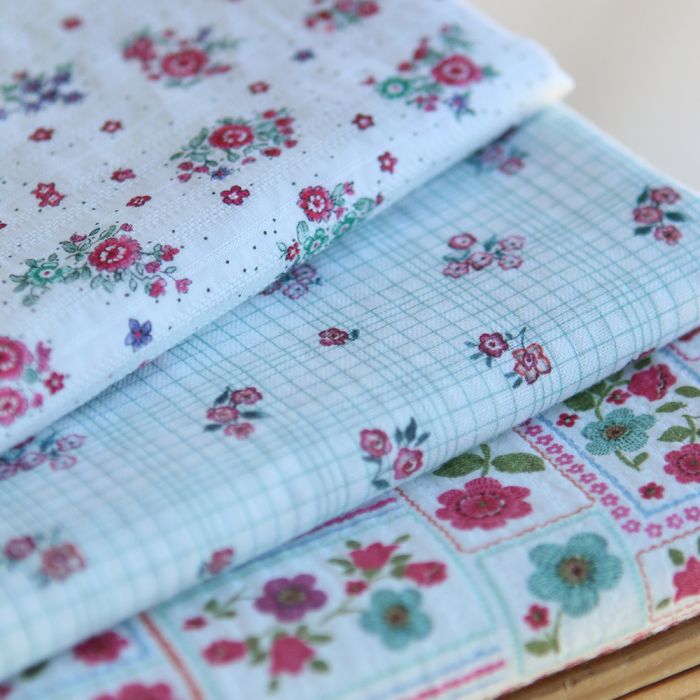 Elsie - Tissu coton piqué léger texturé fleuri effet patchwork