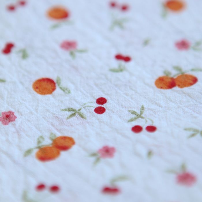 Clementine - Seersucker / Coton gaufré doux fond blanc cassé petites fleurs et fruits