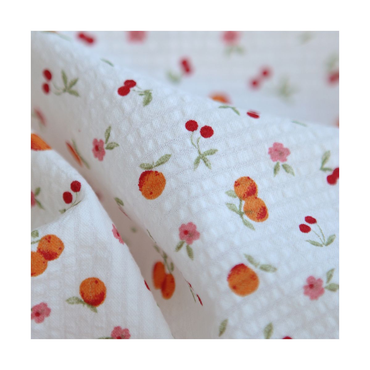 Clementine - Seersucker / Coton gaufré doux fond blanc cassé petites fleurs et fruits