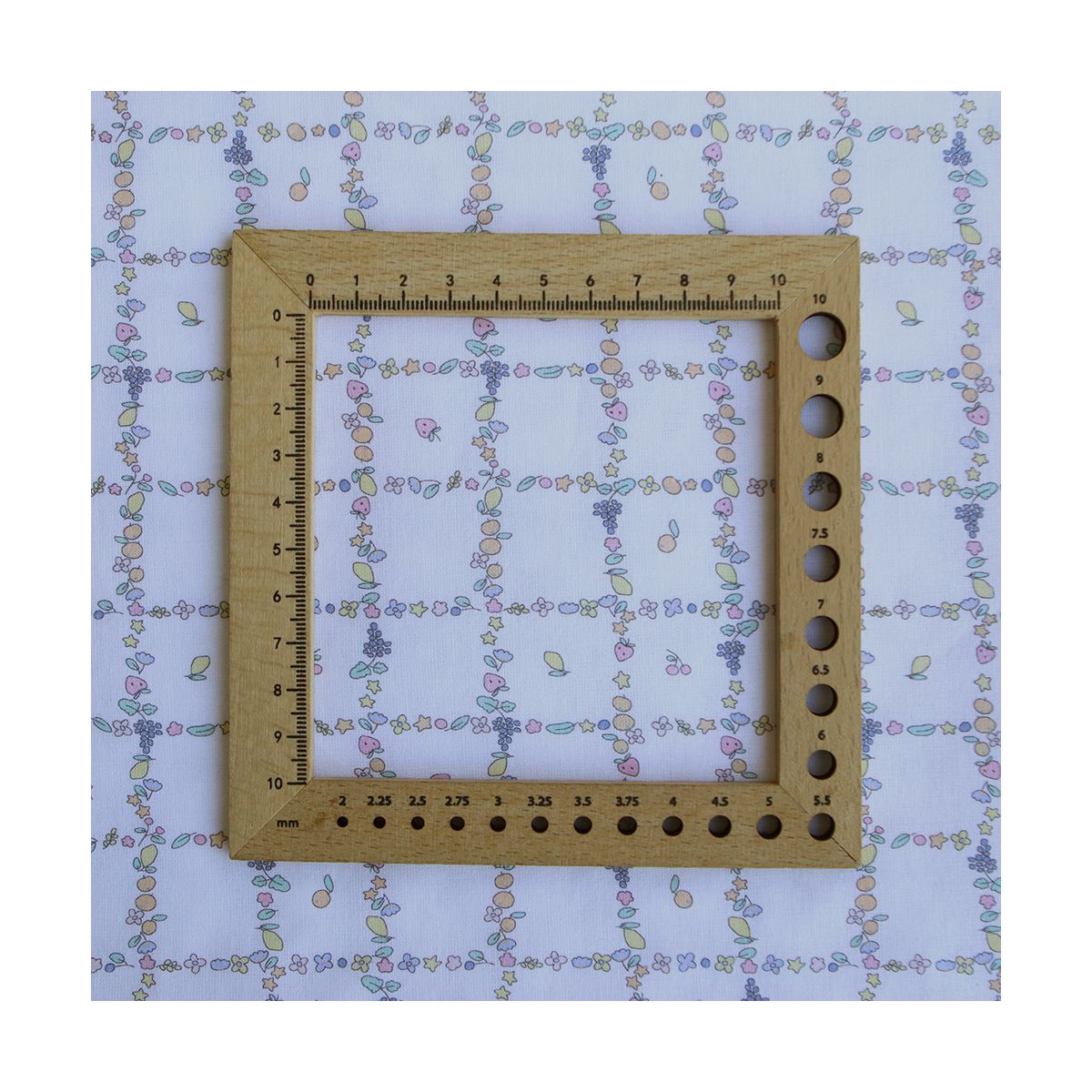 Sofia - Popeline de coton BIO douce qualité SWEET lait quadrillage mini fruits pastel