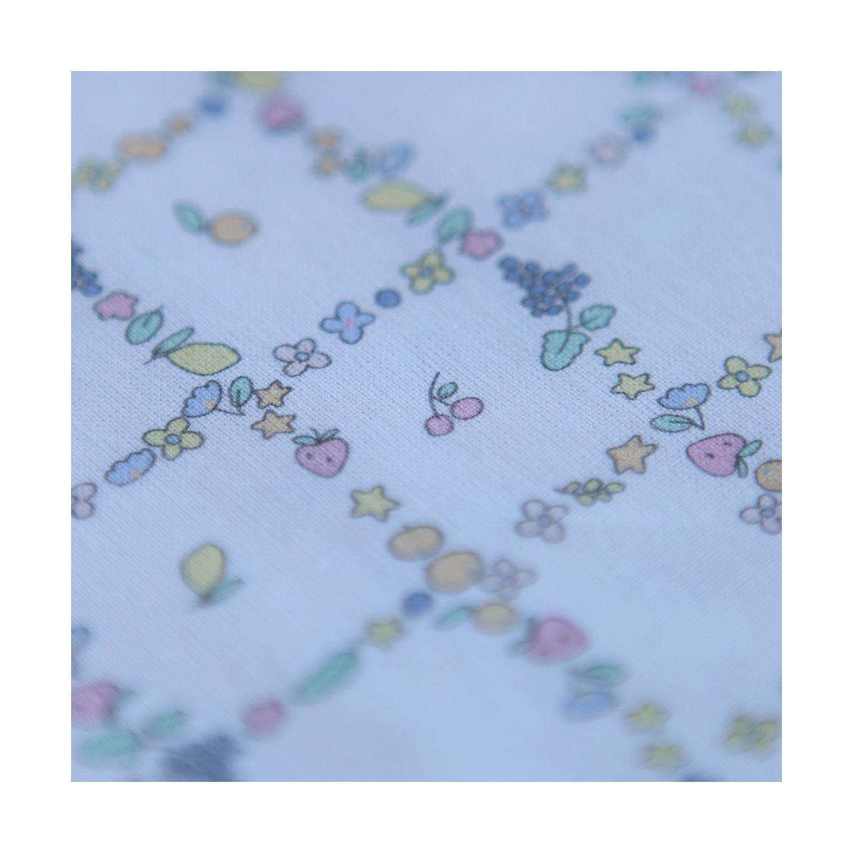 Sofia - Popeline de coton BIO douce qualité SWEET lait quadrillage mini fruits pastel