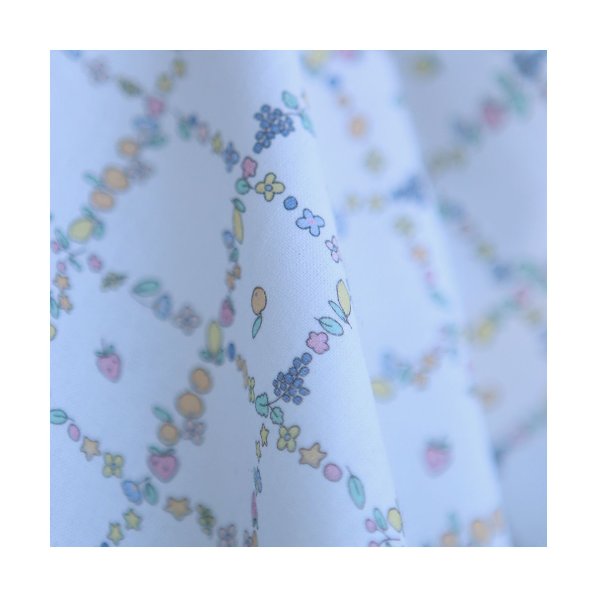 Sofia - Popeline de coton BIO douce qualité SWEET lait quadrillage mini fruits pastel