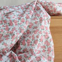 Clara - Batiste de coton BIO douce petit motif fleuri