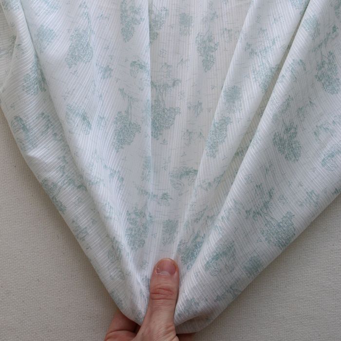 Bertille - Tissu coton texturé imprimé toile de Jouy coloris jade