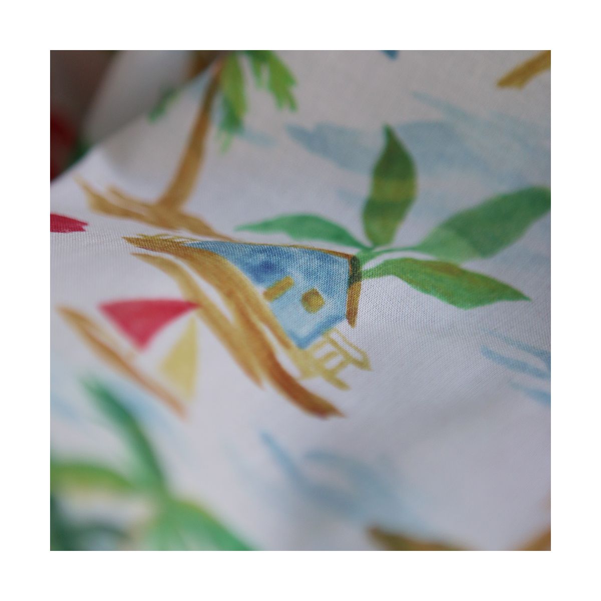 Batiste de coton BIO douce fond écru motif vacances sous les cocotiers