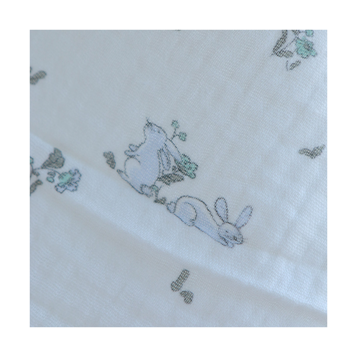 Yuki - Double gaze de coton fond blanc motif petits lapins bleu