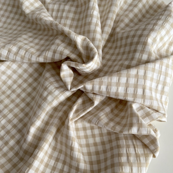 Seersucker / Coton gaufré vichy 6mm biscuit/ blanc Batikou - 1