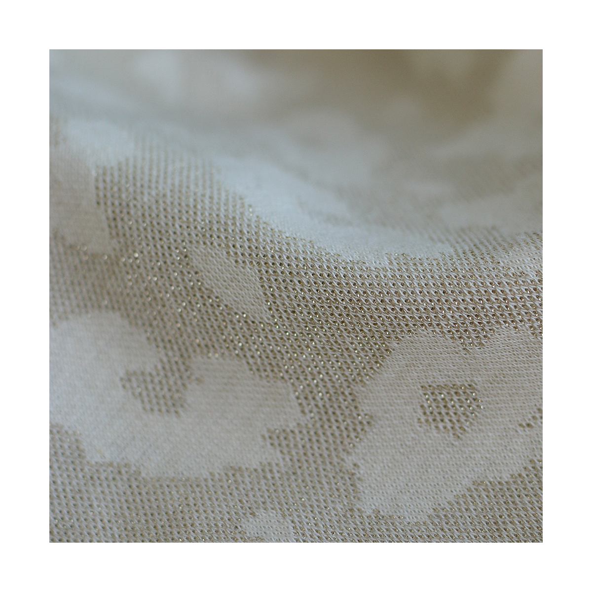 Jersey jacquard à motif graou ton sur ton écru doré