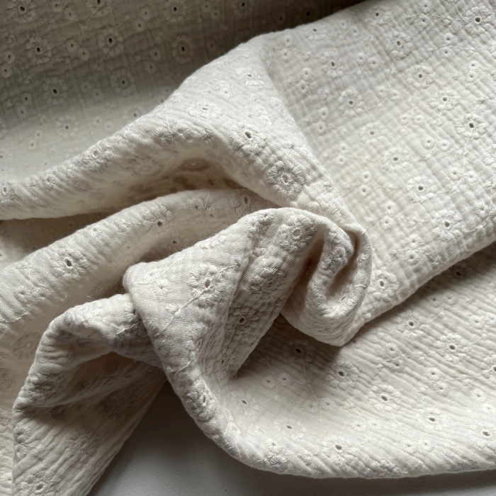 Double gaze de coton Suzy brodée coloris écru Qualité Oeko-tex - 3
