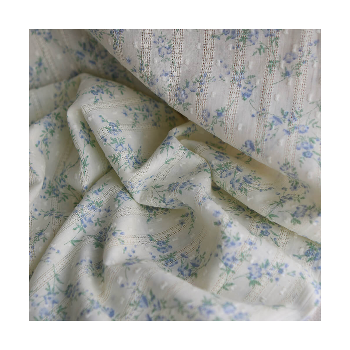 Blandine - Broderie anglaise plumetis coton texturé imprimé fleuri