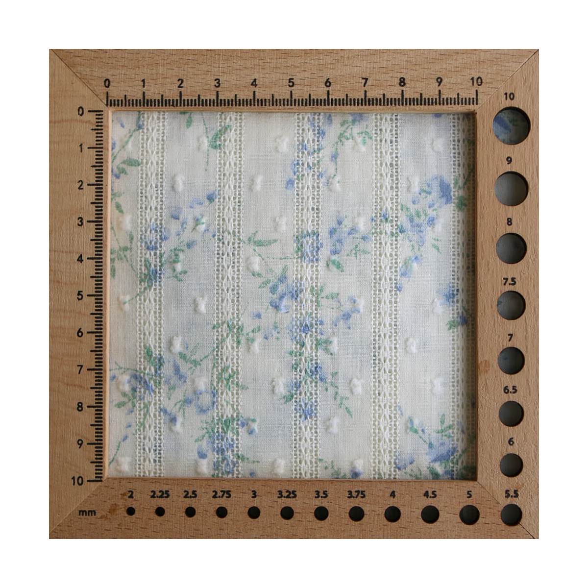 Blandine - Broderie anglaise plumetis coton texturé imprimé fleuri