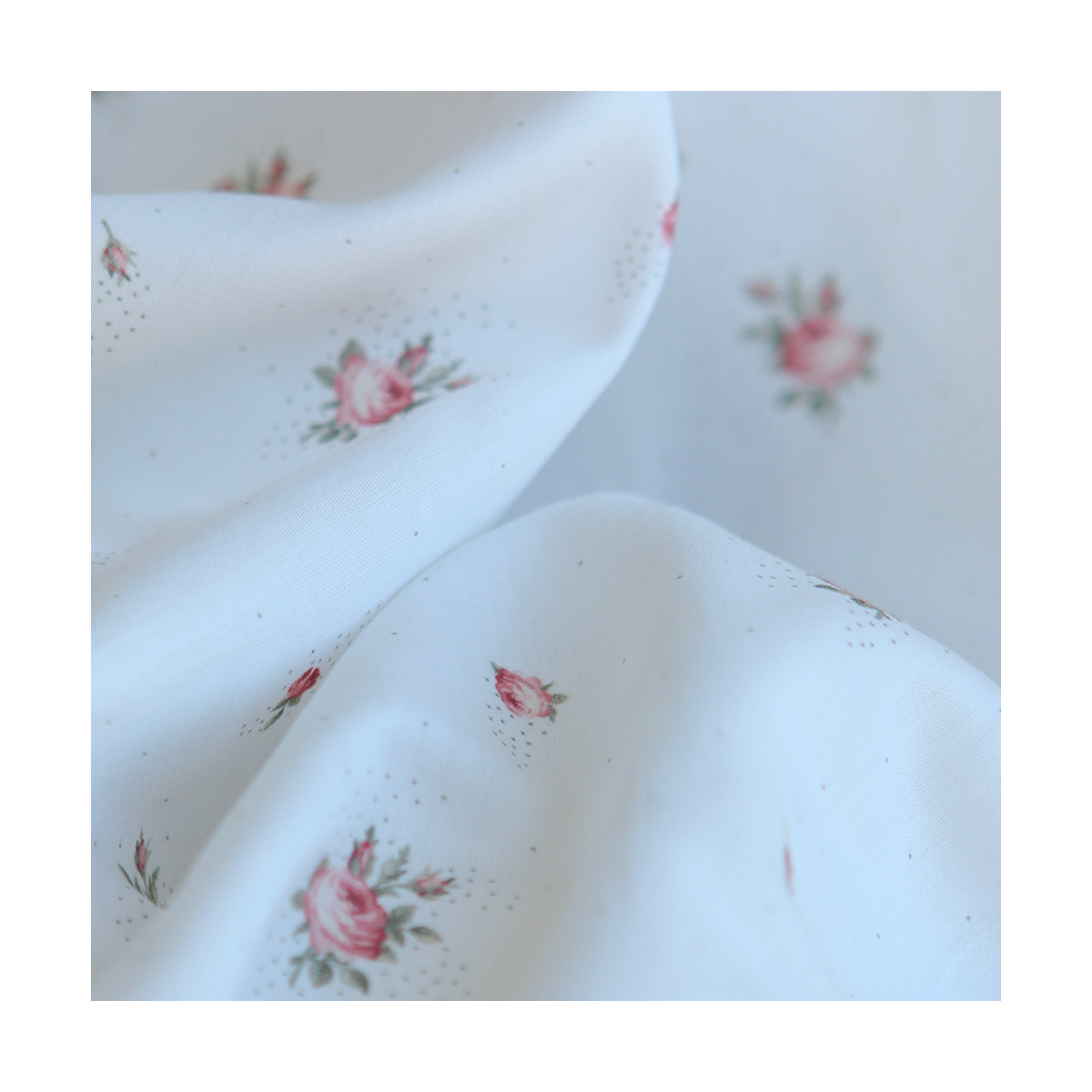 Christine - Batiste de coton douce à imprimé exclusif fleuri vert et rose