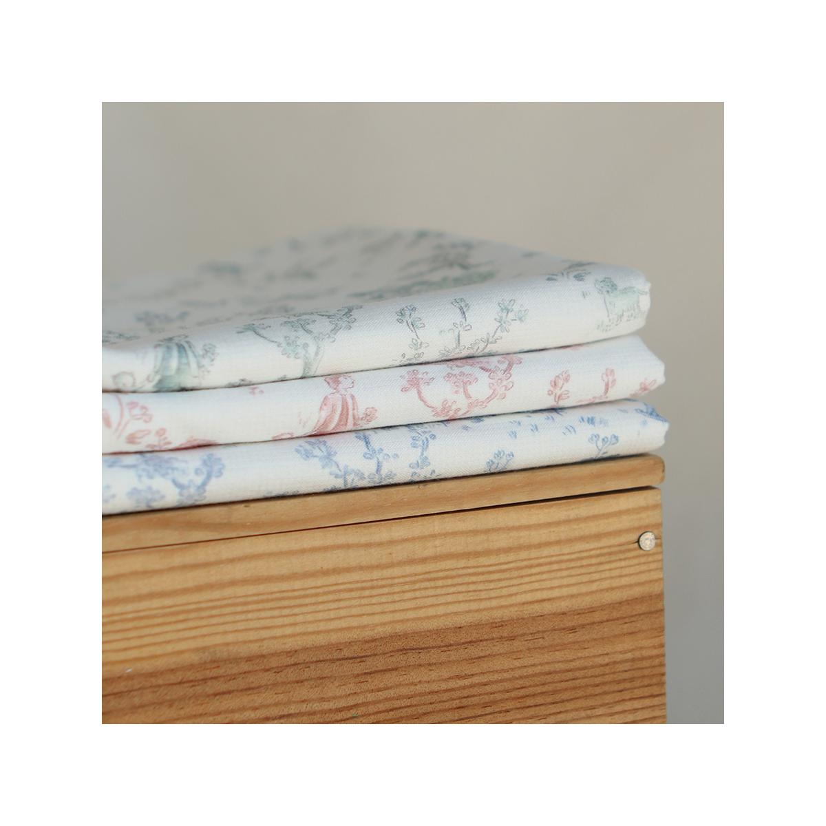 Maria - Tissu coton texturé version toile de jouy bleu