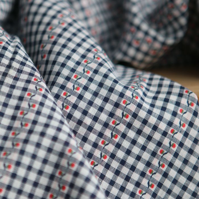 Isabeau - Tissu coton vichy jacquard avec petites fleurs rouges
