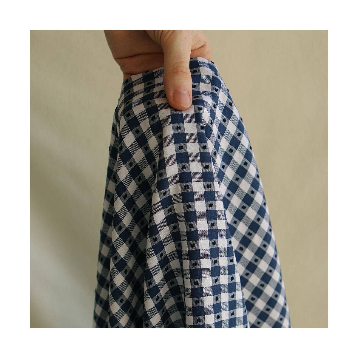 Vichy plumetis de coton et viscose coloris bleu marine