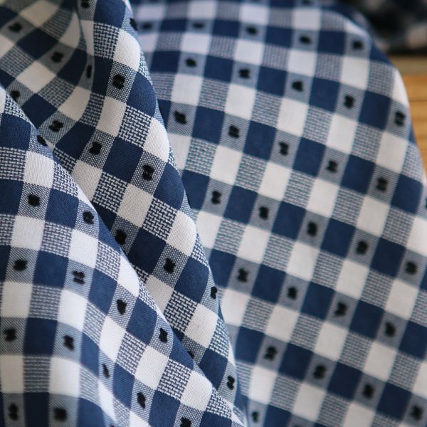 Vichy plumetis de coton et viscose coloris bleu marine 2