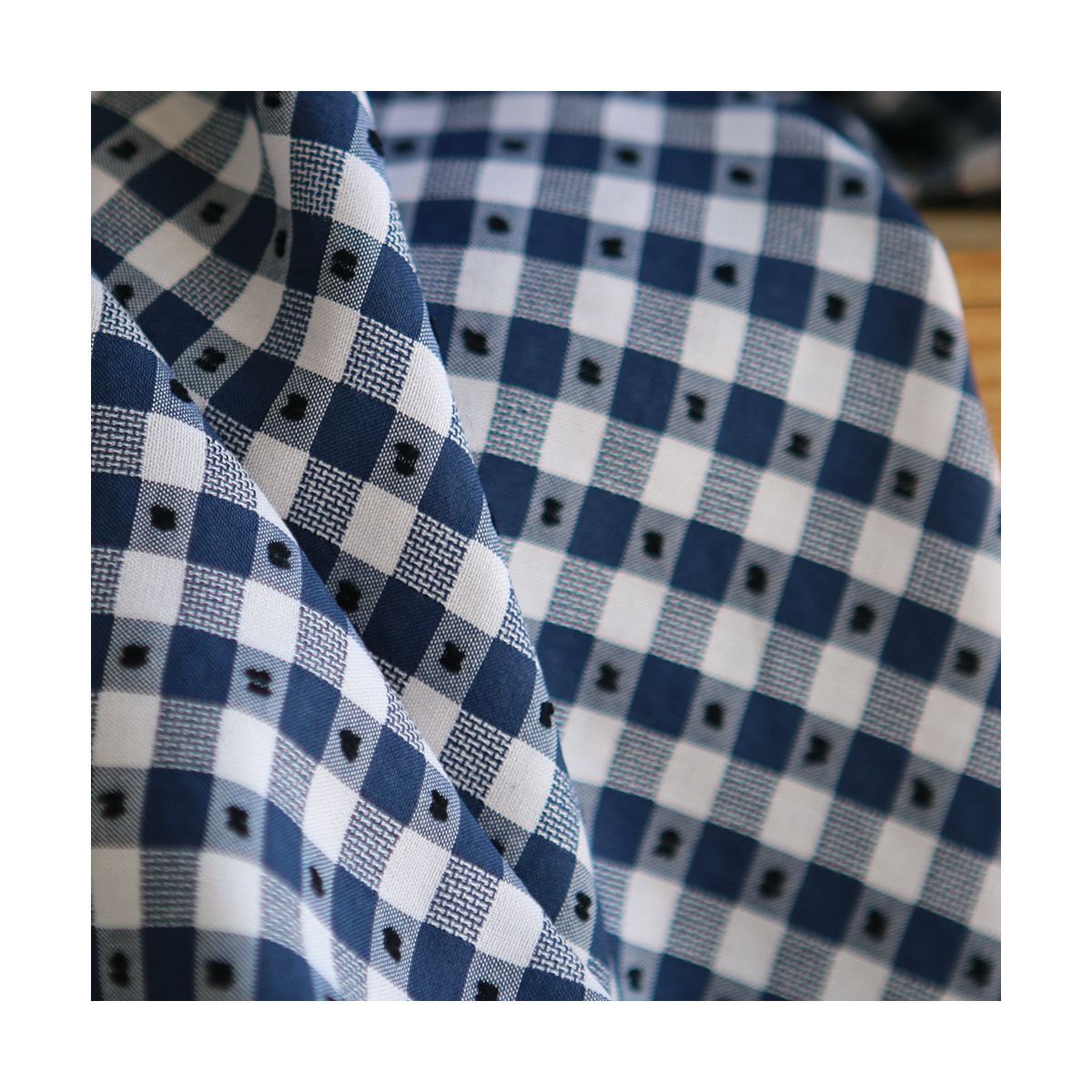 Vichy plumetis de coton et viscose coloris bleu marine