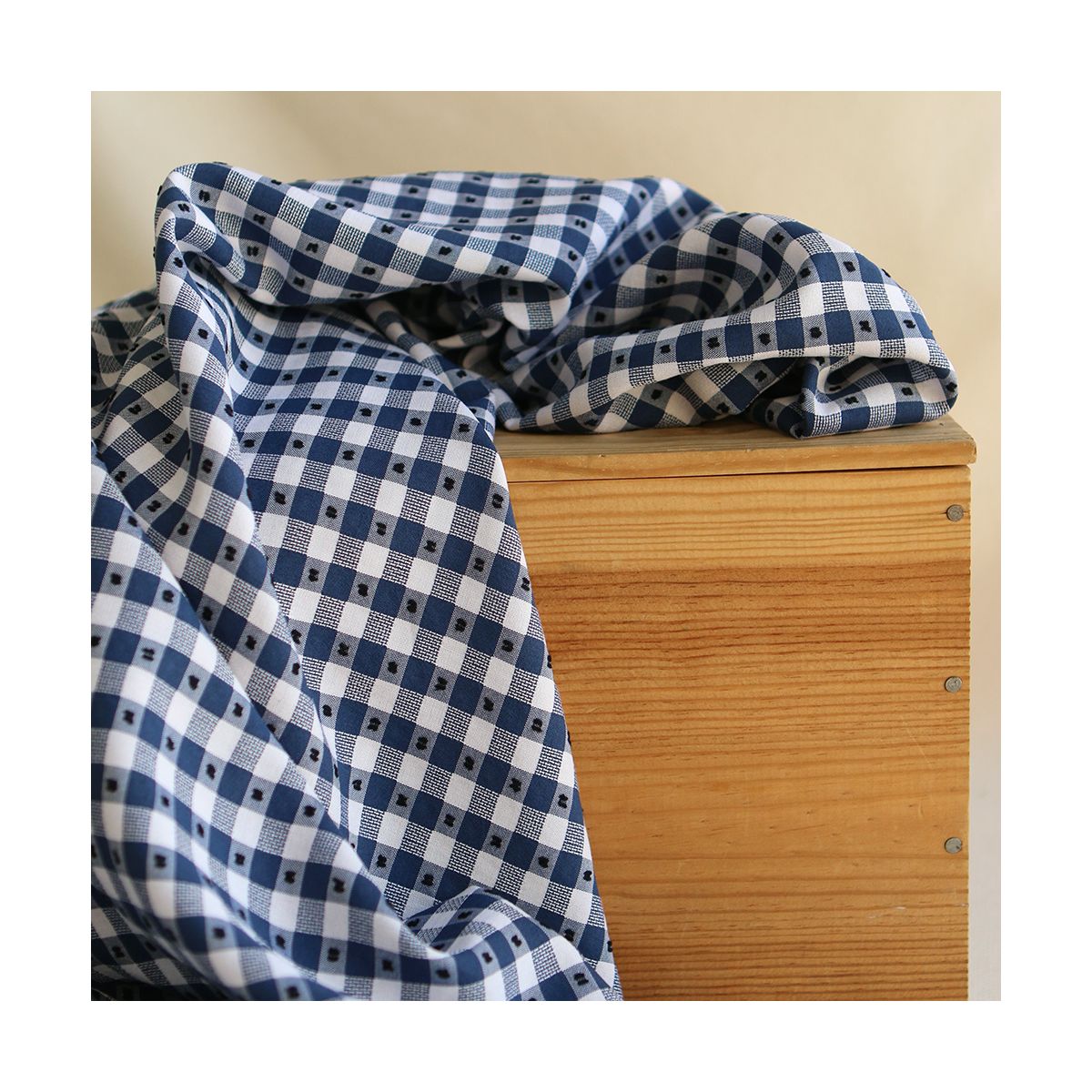 Vichy plumetis de coton et viscose coloris bleu marine