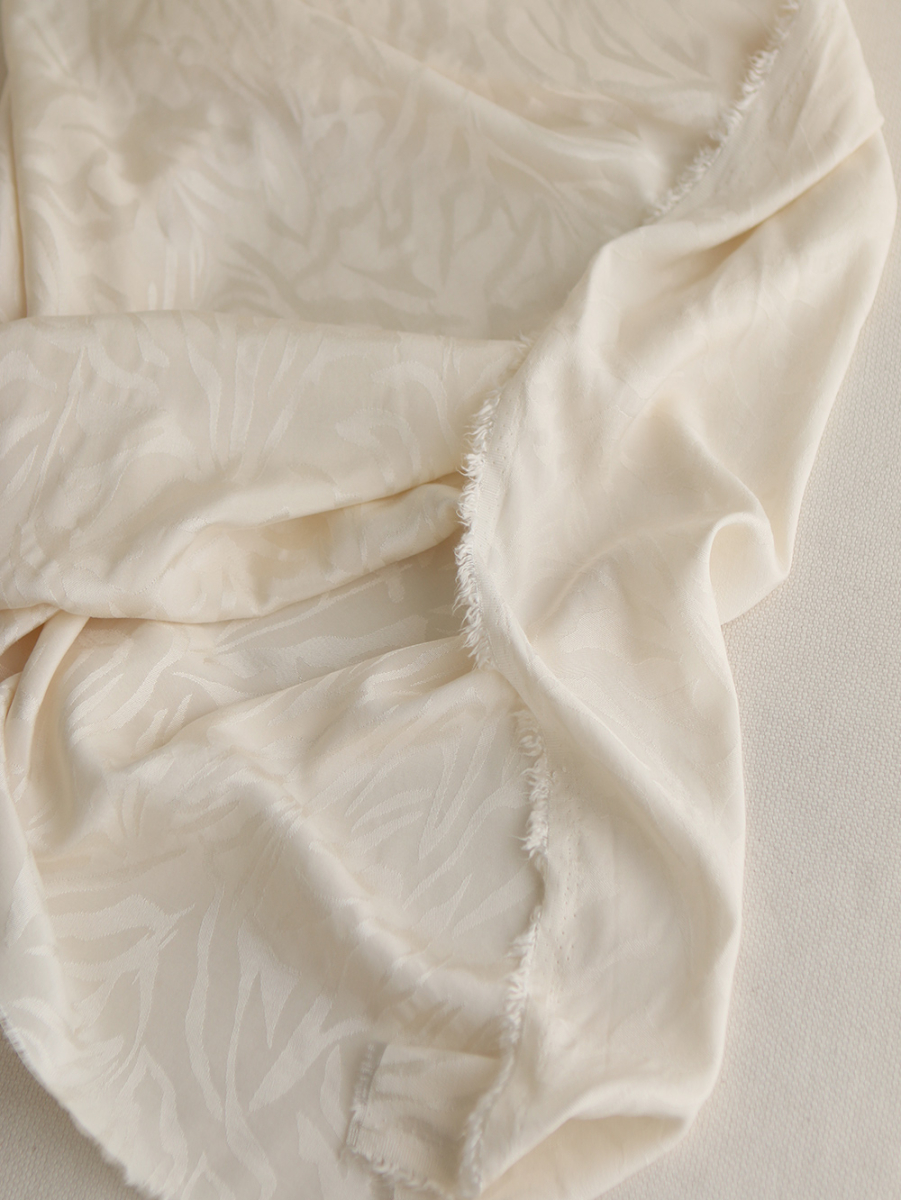 Janelle - Viscose tissage jacquard zèbre écru