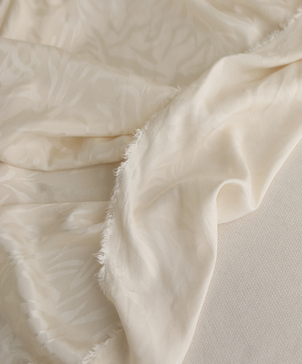 Janelle - Viscose tissage jacquard zèbre écru