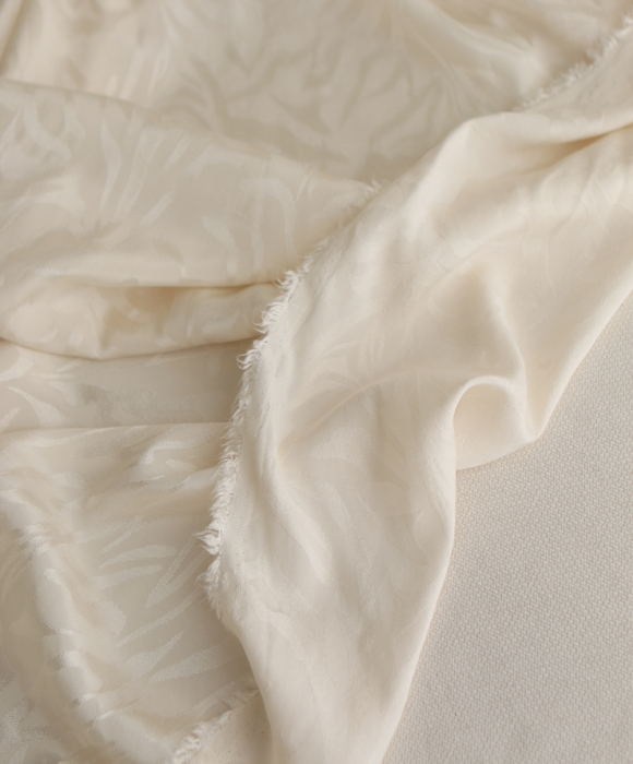 Janelle - Viscose tissage jacquard zèbre écru
