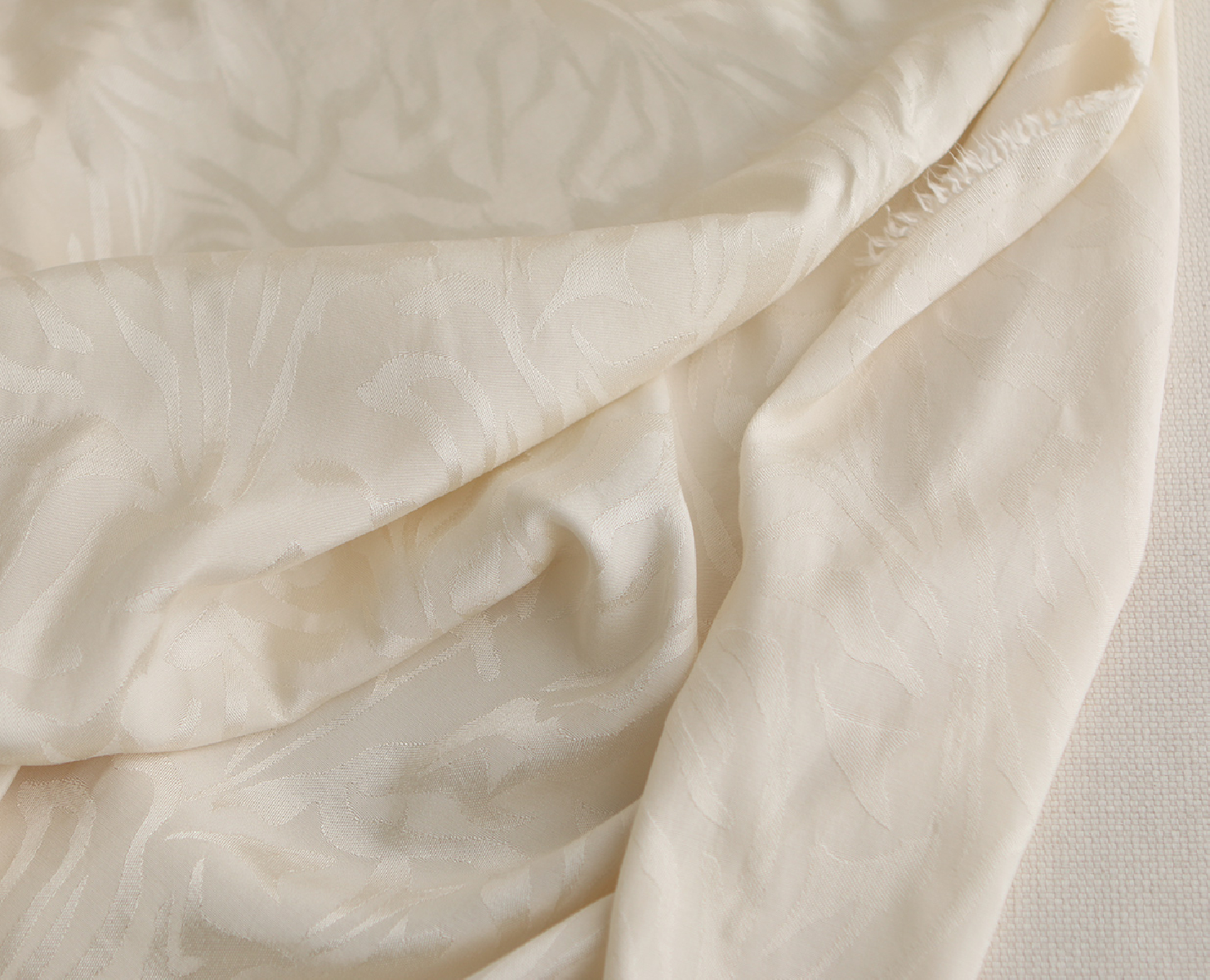 Janelle - Viscose tissage jacquard zèbre écru