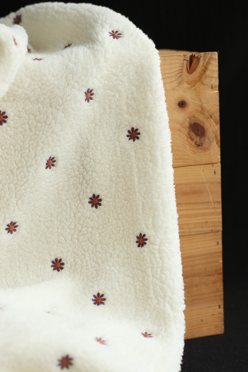 copy of Teddy / moumoute bouclé fond crème motif coeurs bordeaux