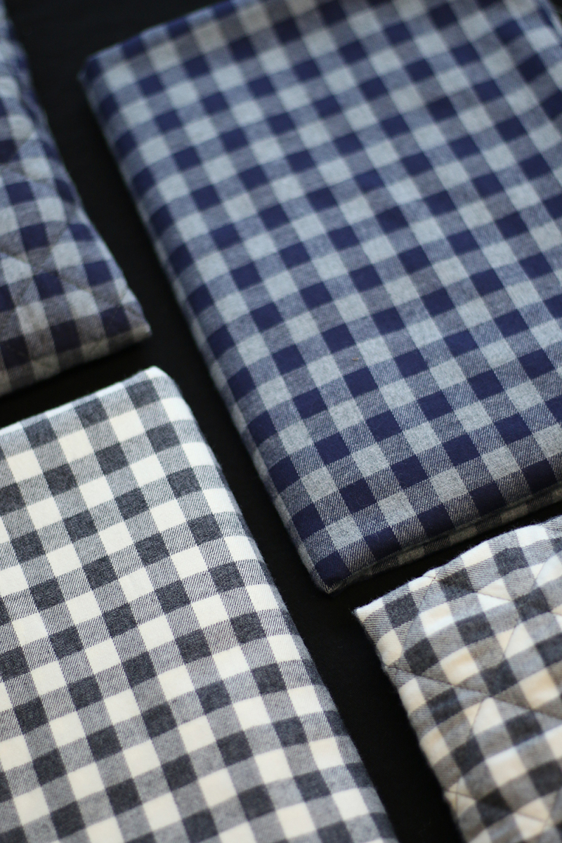 Tissu matelassé Charles coton gratté organique vichy écru et gris