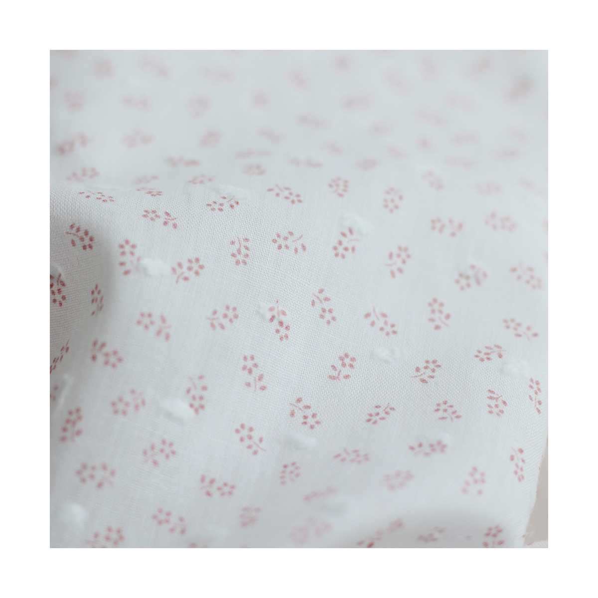 Anaelle - Plumetis de coton blanc imprimé fleuri vieux rose