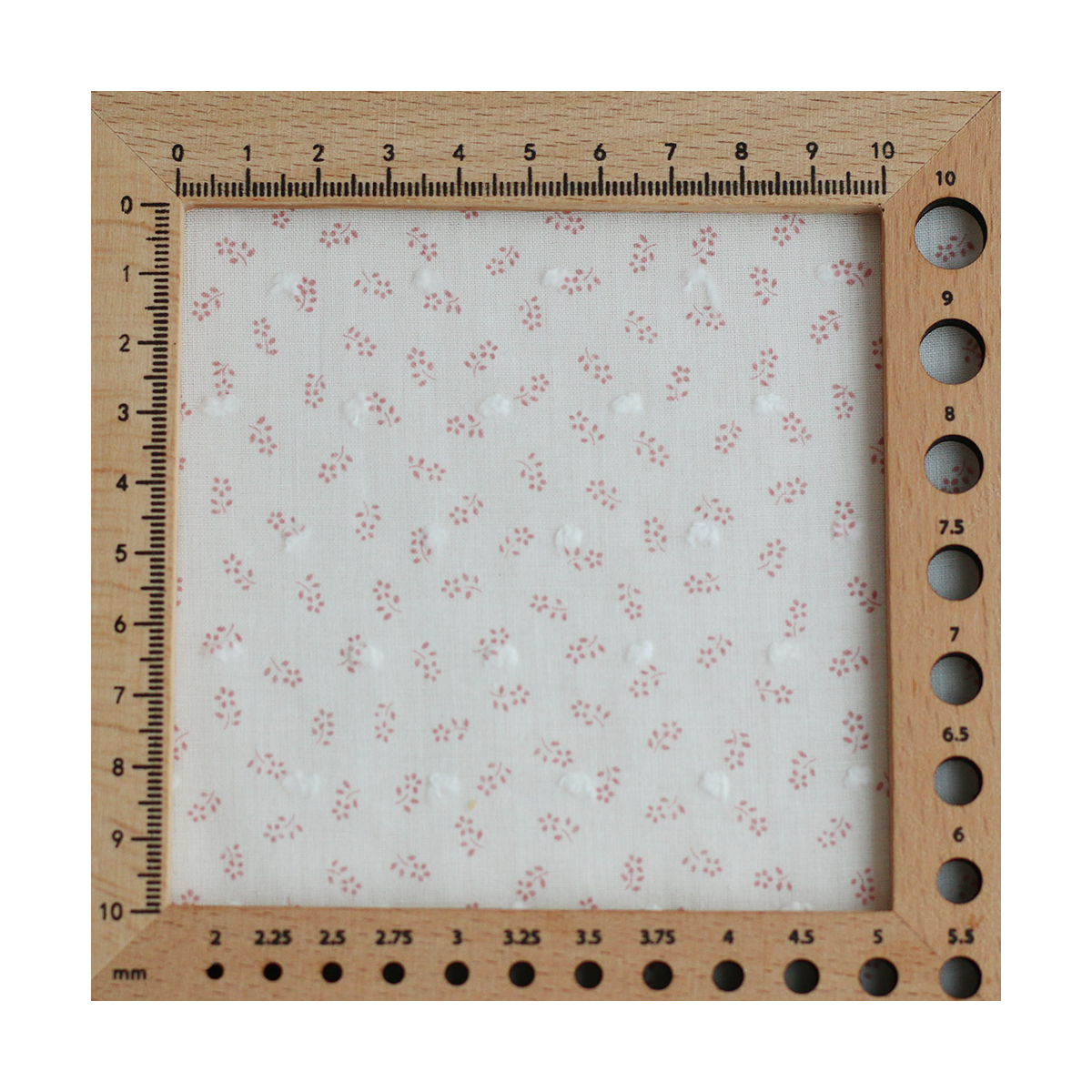 Anaelle - Plumetis de coton blanc imprimé fleuri vieux rose