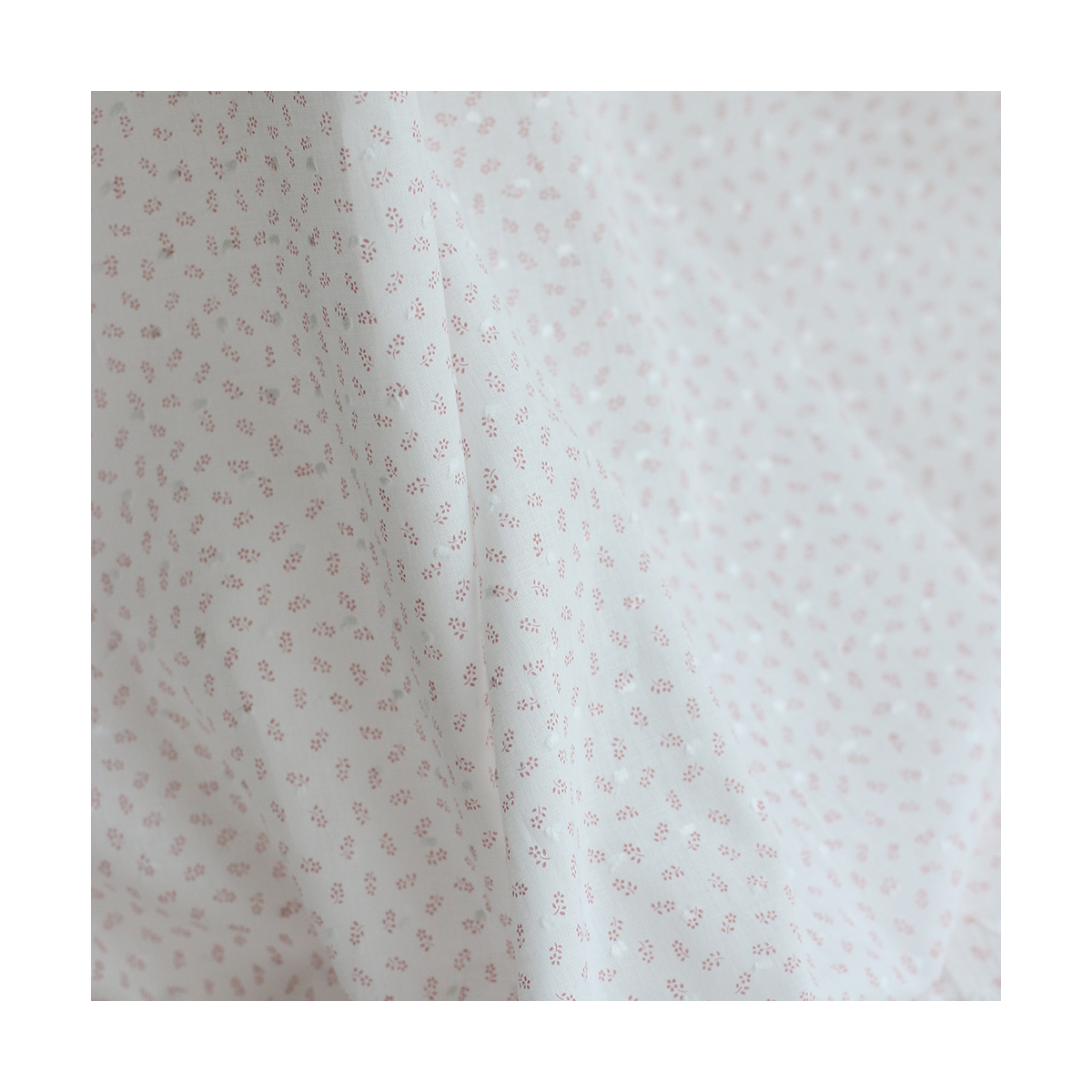 Anaelle - Plumetis de coton blanc imprimé fleuri vieux rose