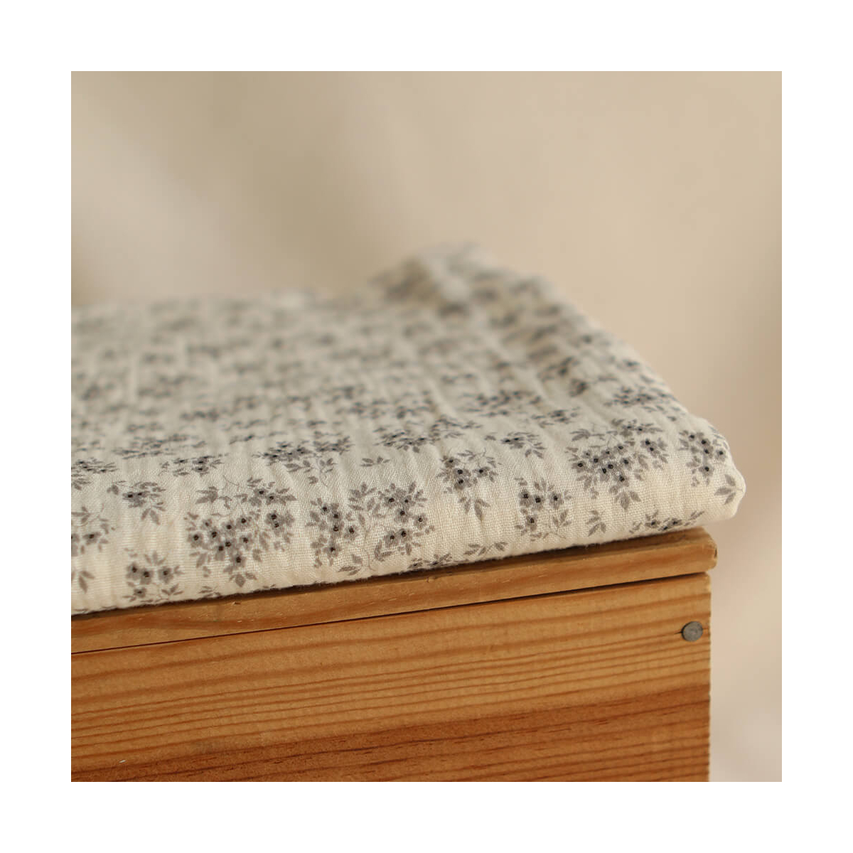 Soumeya - Double gaze coton BIO motif exclusif fond écru taupe