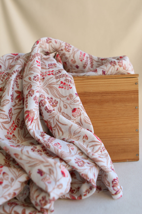 Jaya - Double gaze de coton fond écru motif fleuri