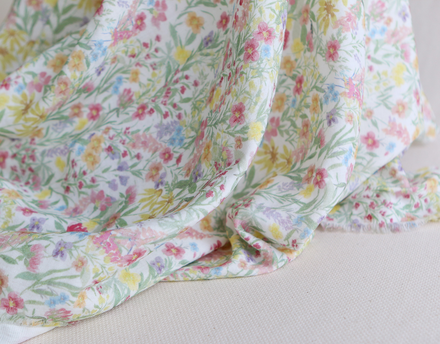 copy of Celine - Double gaze de coton BIO blanc motif fleuri marine / moutarde