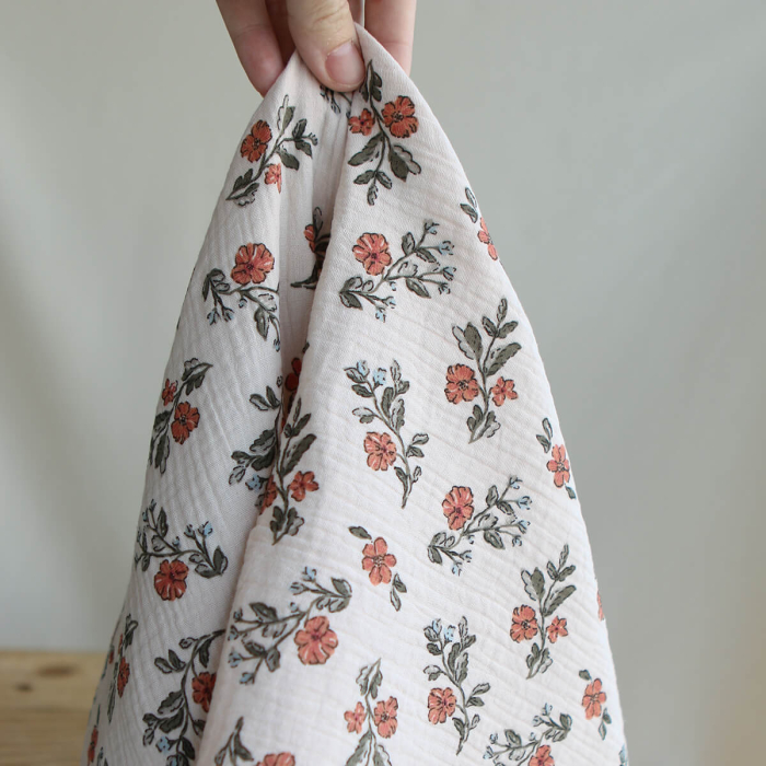 Lina - Double gaze de coton fond crème motif fleuri